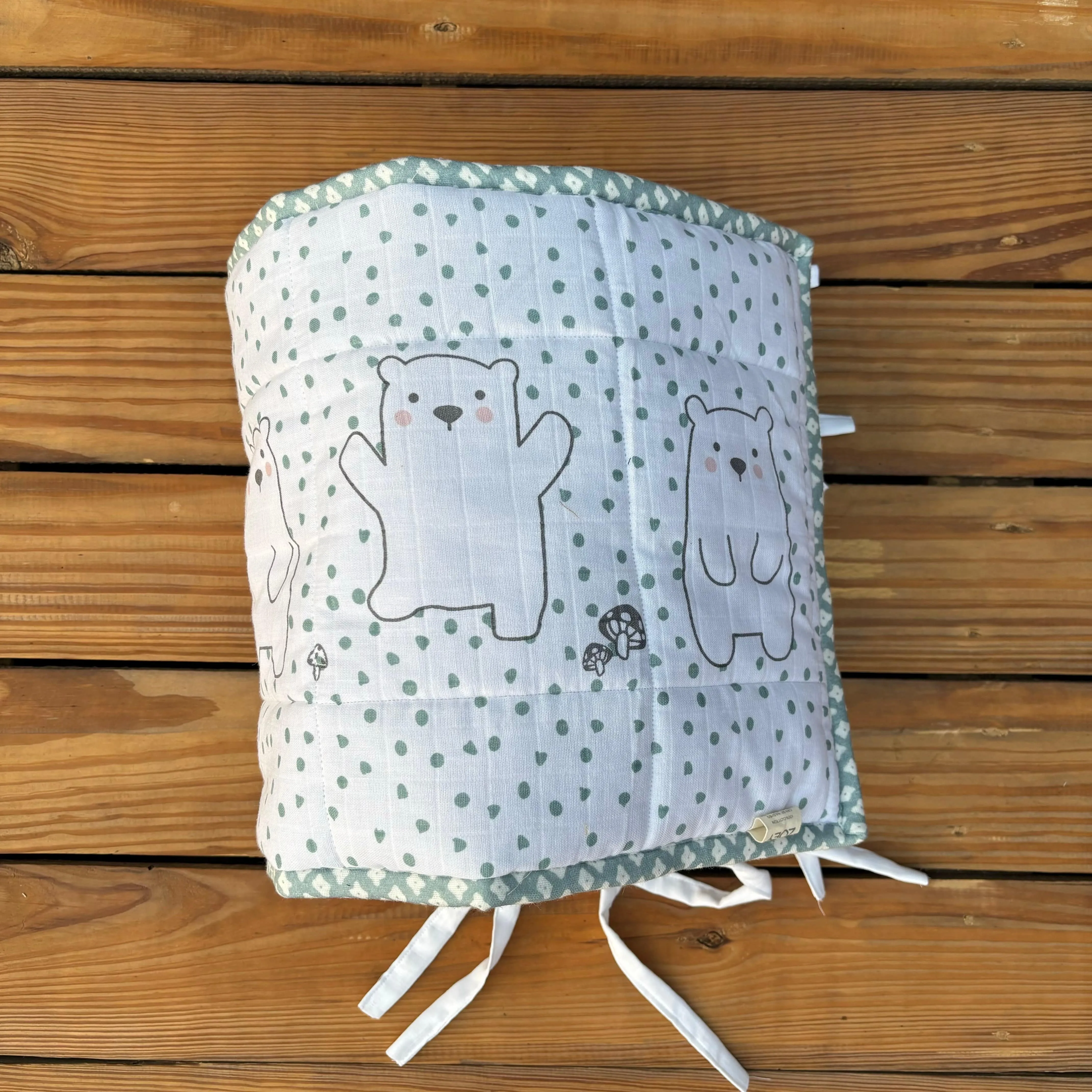Bears Hug Cot Bumper (Quilted Organic Muslin)